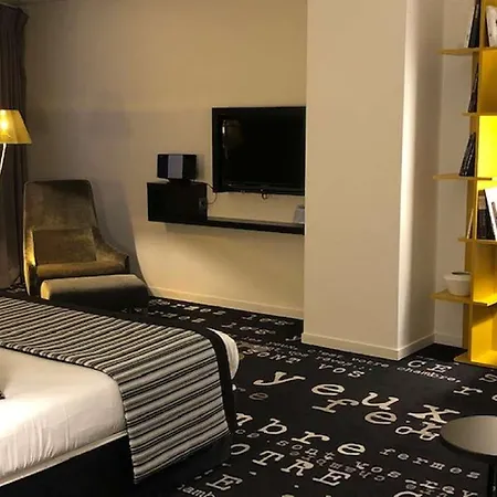 Western Centre Hotel *