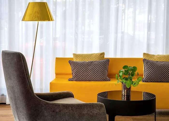 Western Centre Hotel *