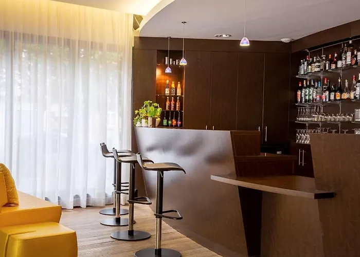 Hotel Western Centre *