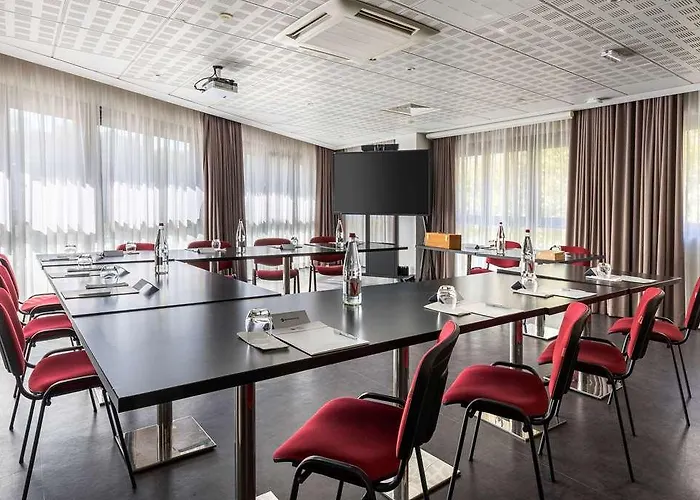 Hotel Western Centre *