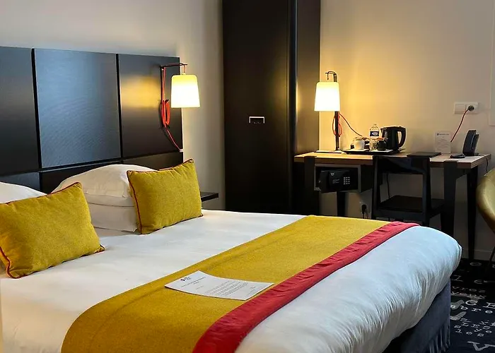 Western Centre Hotel *